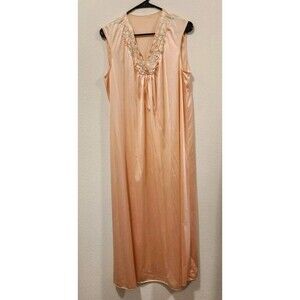 Vintage Vanity Fair Nylon  Floral Embroidered Nightgown-Sz LGE